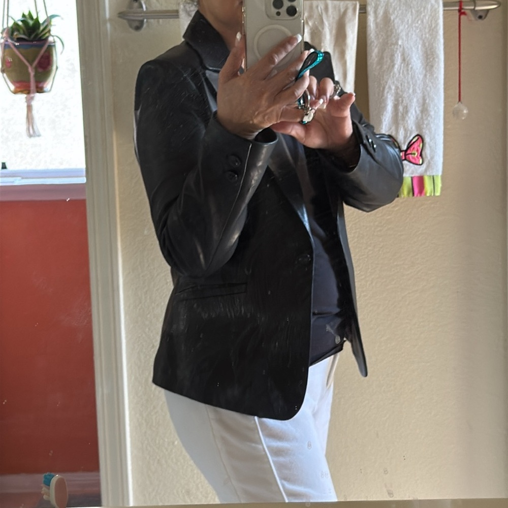 Women's Black Leather Jacket - Picture 16 of 16